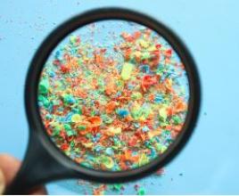 Microplastiche: l’evoluzione normativa e l’impatto per i settori produttivi